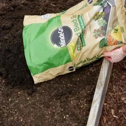 Miracle-Gro Soil & Soil Amendments 1.5-cu ft Organic Raised Bed Soil -Landscaping Sales Shop 08888264