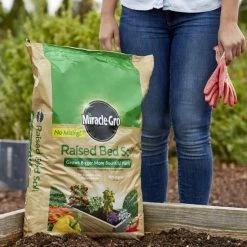 Miracle-Gro Soil & Soil Amendments 1.5-cu ft Organic Raised Bed Soil -Landscaping Sales Shop 09852843