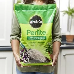 Miracle-Gro Soil & Soil Amendments Perlite Improves Soil Structure -Landscaping Sales Shop 12190888