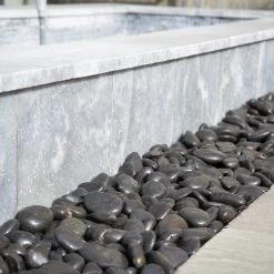 WonderLand Landscaping Rock 0.4-cu ft Black Decorative Rock -Landscaping Sales Shop 40316359 scaled