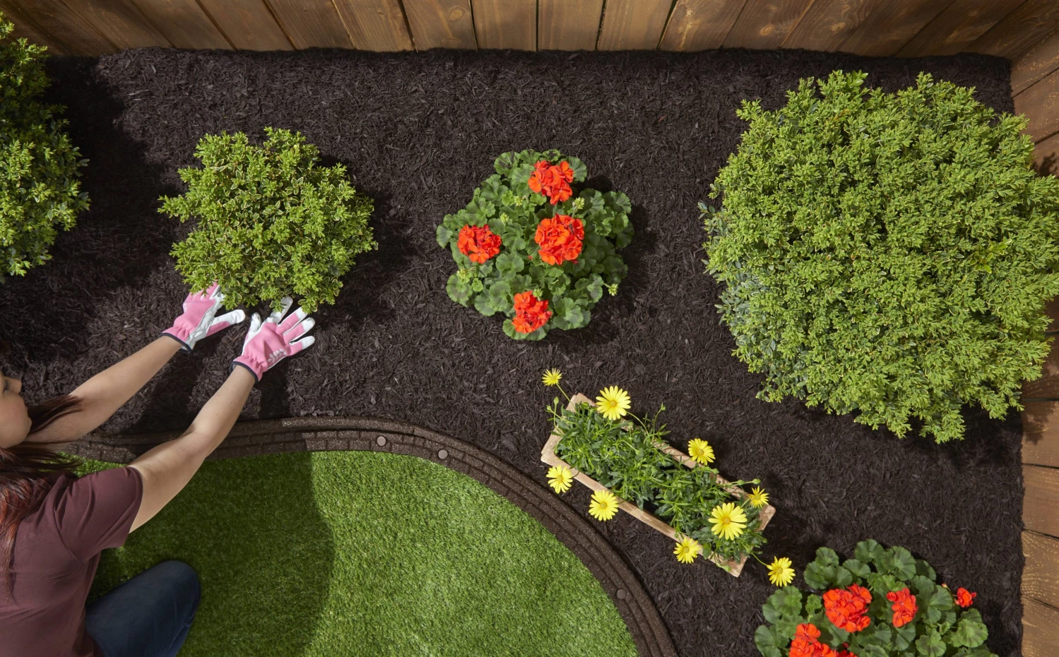 Rubberific Rubberific premium shredded rubber mulch 0.8-cu ft Dark Brown Rubber Mulch 14 Rubberific Rubberific premium shredded rubber mulch 0.8-cu ft Dark Brown Rubber Mulch - Image 14